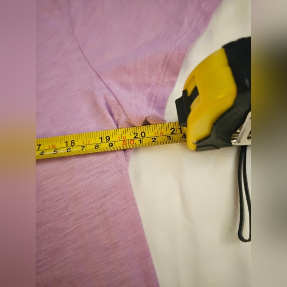 Loft women's large V accent T-shirt - Picture 2 of 8